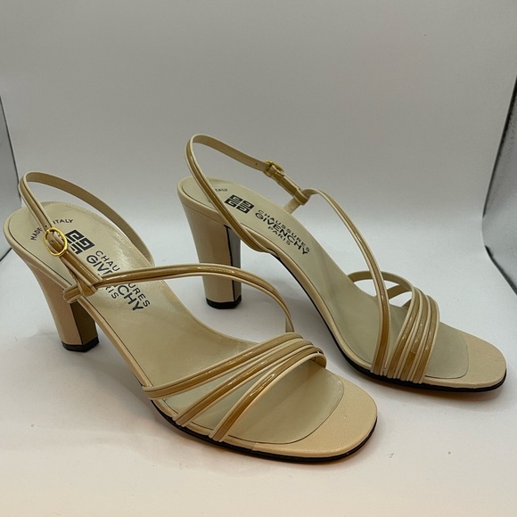 CHAUSSURES GIVENCY PARIS - Beige Strap Sandal, Size  7M. 3” heel. Made in Italy - Picture 4 of 7